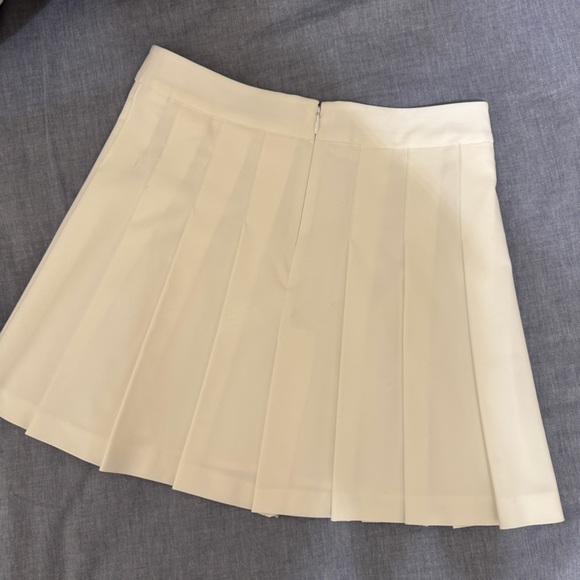 aritzia sunday best skirt - Picture 3 of 5